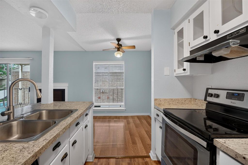 700 Thicket Lane 304, Houston, TX 77079