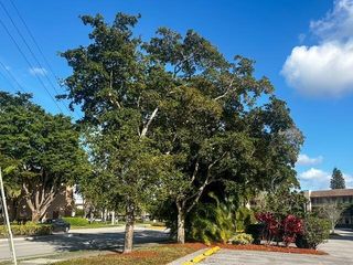 10332 SUNRISE LAKES Boulevard 111, Sunrise, FL 33322