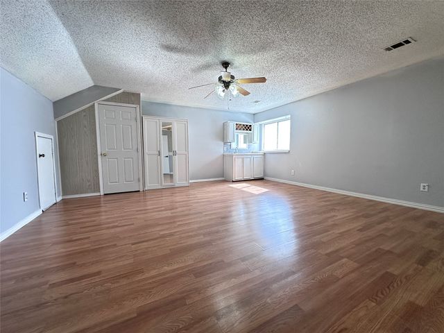 1422 Beckwith Drive, Arlington, TX 76018