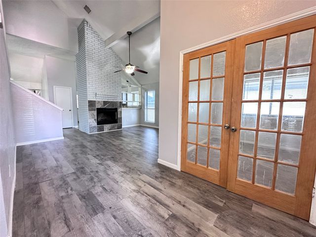 1422 Beckwith Drive, Arlington, TX 76018