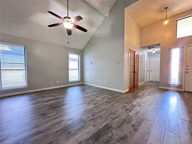 1422 Beckwith Drive, Arlington, TX 76018