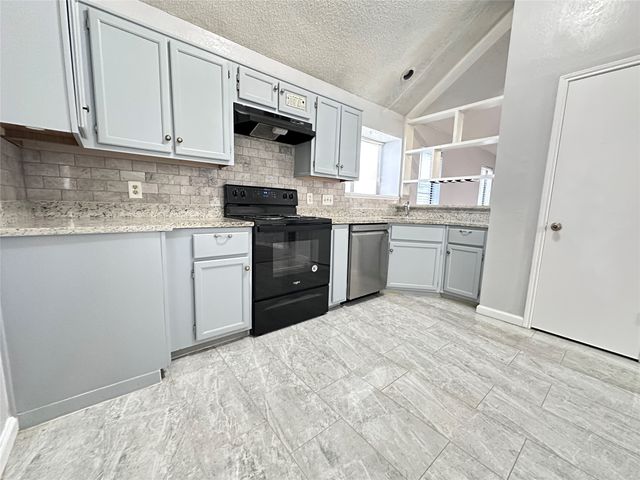 1422 Beckwith Drive, Arlington, TX 76018