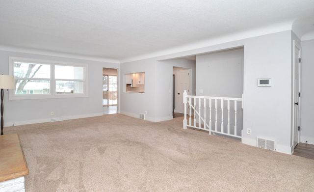 7607 53rd Avenue N, New Hope, MN 55428