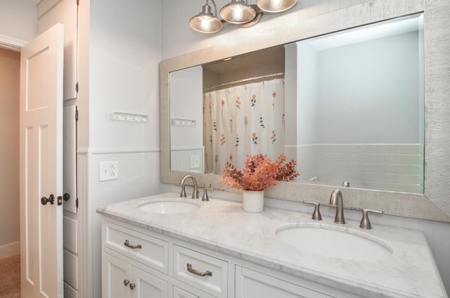 7607 53rd Avenue N, New Hope, MN 55428