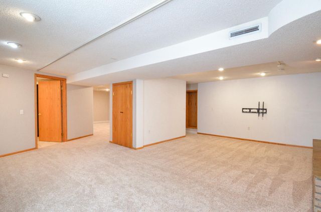 7607 53rd Avenue N, New Hope, MN 55428