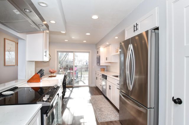 7607 53rd Avenue N, New Hope, MN 55428