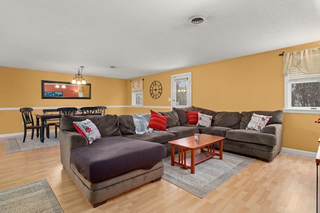 25 Shea 8, Dracut, MA 01826