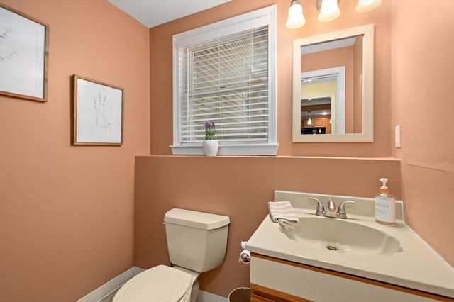 25 Shea 8, Dracut, MA 01826