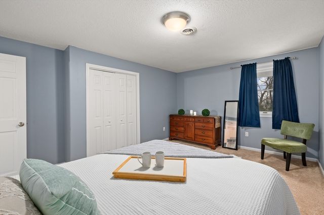 25 Shea 8, Dracut, MA 01826