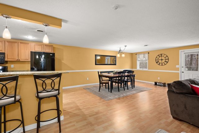 25 Shea 8, Dracut, MA 01826