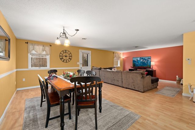 25 Shea 8, Dracut, MA 01826