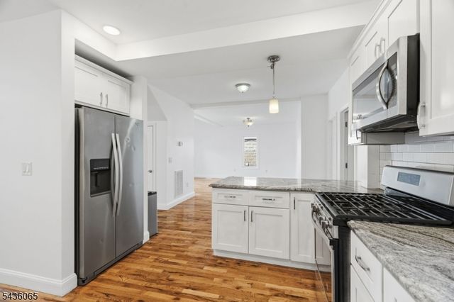 118 W 2Nd St, Clifton City, NJ 07011