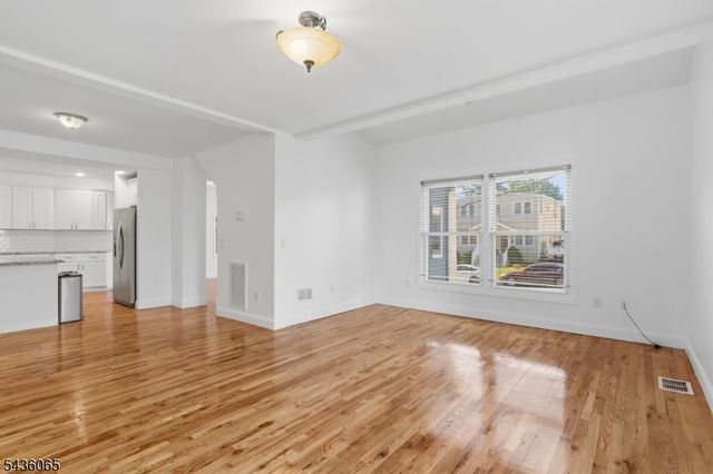118 W 2Nd St, Clifton City, NJ 07011