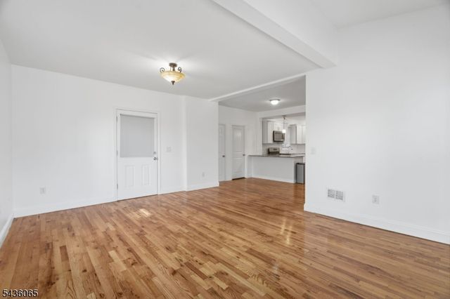 118 W 2Nd St, Clifton City, NJ 07011
