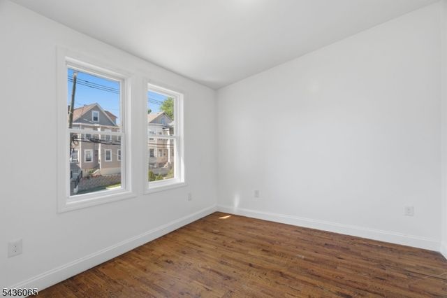 118 W 2Nd St, Clifton City, NJ 07011