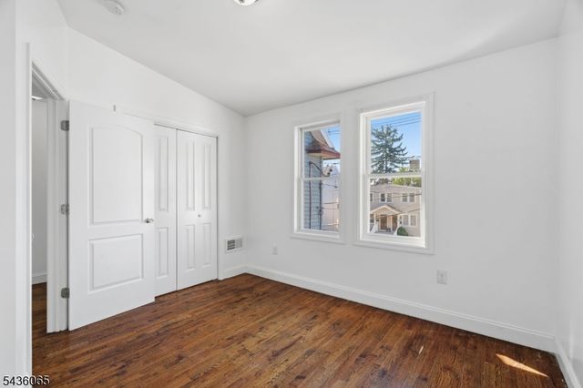 118 W 2Nd St, Clifton City, NJ 07011