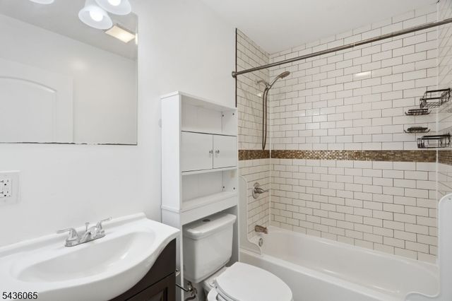 118 W 2Nd St, Clifton City, NJ 07011