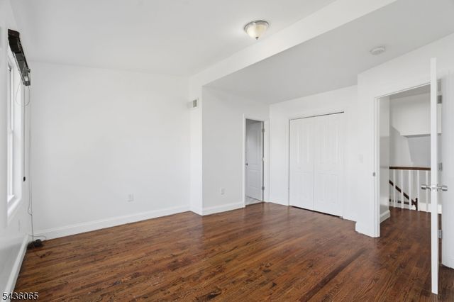 118 W 2Nd St, Clifton City, NJ 07011