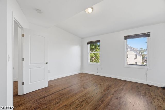 118 W 2Nd St, Clifton City, NJ 07011
