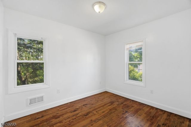 118 W 2Nd St, Clifton City, NJ 07011