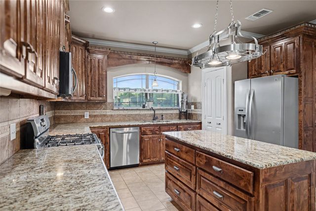 101 Friendship Circle, West Tawakoni, TX 75474