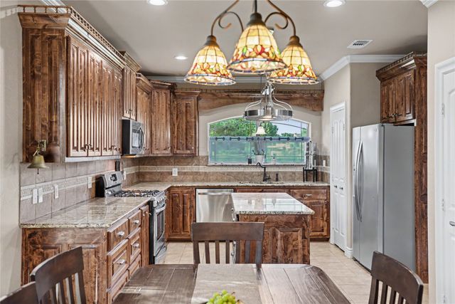 101 Friendship Circle, West Tawakoni, TX 75474