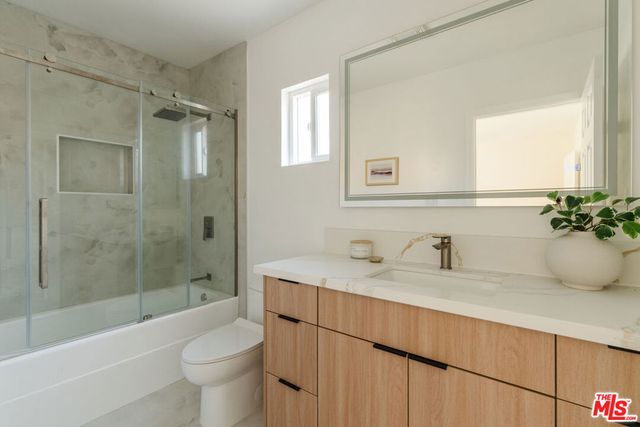 655 N La Fayette Park Place, Los Angeles, CA 90026