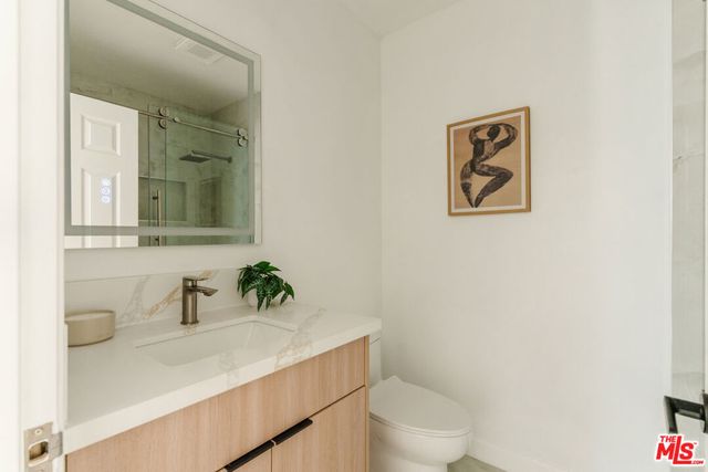 655 N La Fayette Park Place, Los Angeles, CA 90026