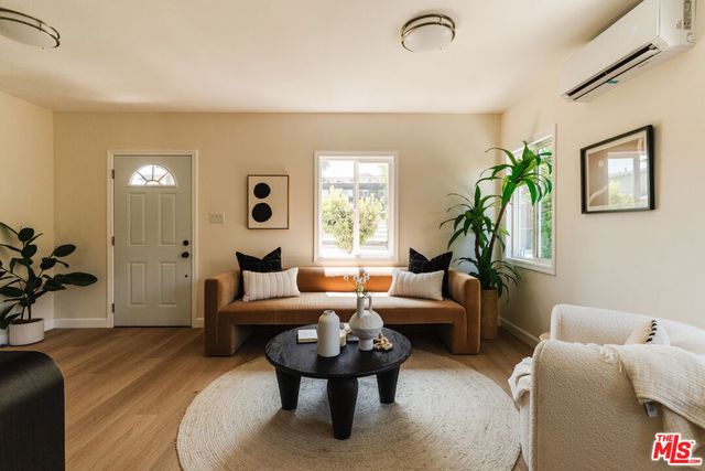 655 N La Fayette Park Place, Los Angeles, CA 90026