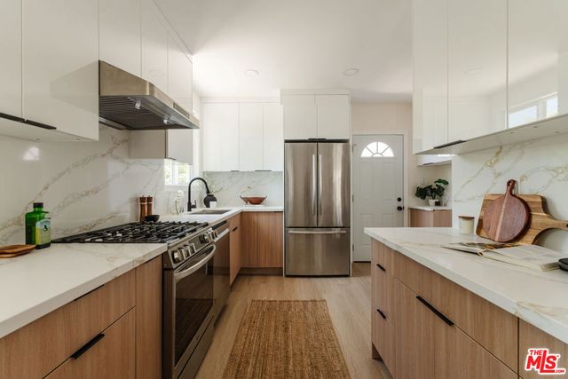 655 N La Fayette Park Place, Los Angeles, CA 90026
