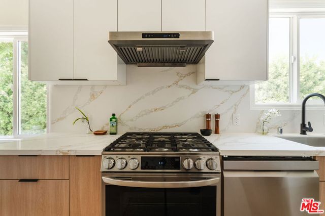 655 N La Fayette Park Place, Los Angeles, CA 90026