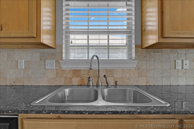 1110 E 146th Court S, Glenpool, OK 74033