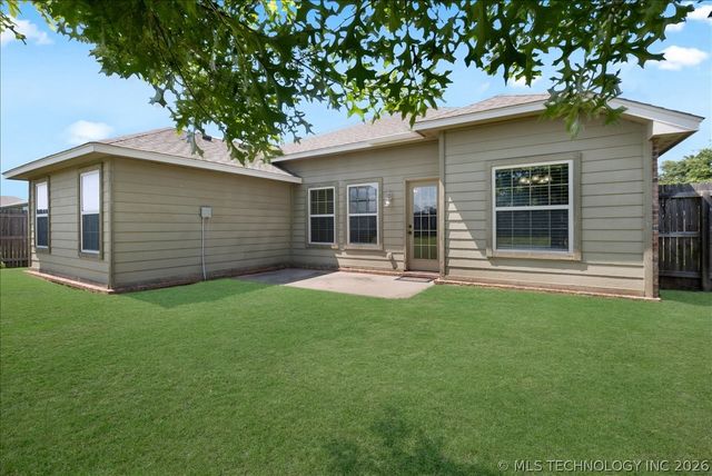 1110 E 146th Court S, Glenpool, OK 74033