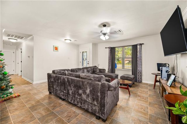 235 ELAINE Road, Dry Prong, LA 71423