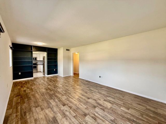 3460 32ND AVENUE N 101B, St Petersburg, FL 33713