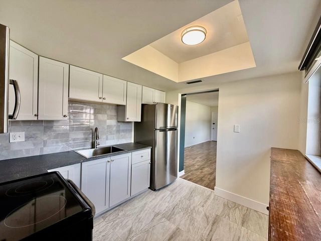 3460 32ND AVENUE N 101B, St Petersburg, FL 33713