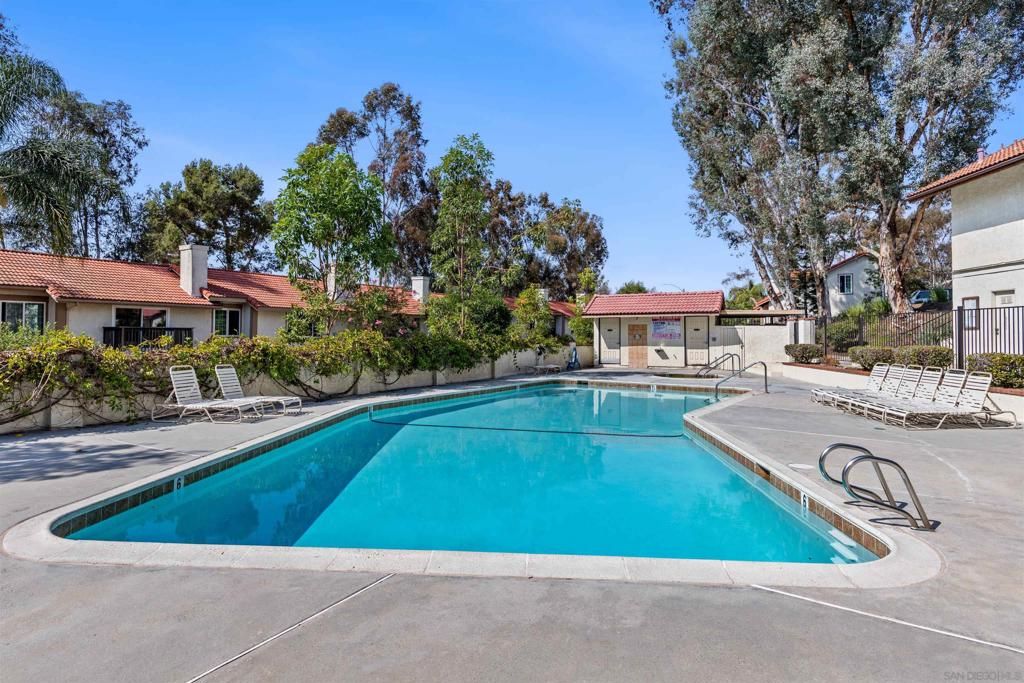 321 Windy Ln, Vista, CA 92083 — photo 4