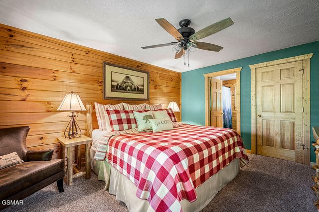 766 High Mountain Way, Gatlinburg, TN 37738