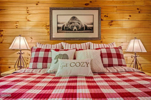 766 High Mountain Way, Gatlinburg, TN 37738