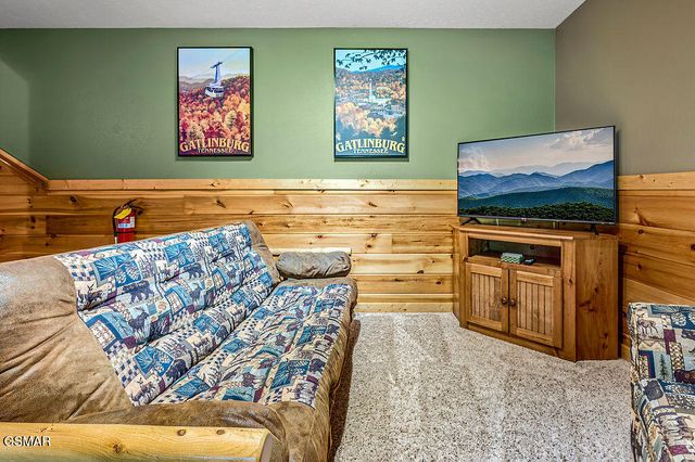 766 High Mountain Way, Gatlinburg, TN 37738