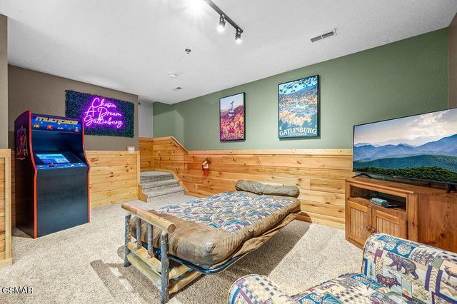 766 High Mountain Way, Gatlinburg, TN 37738