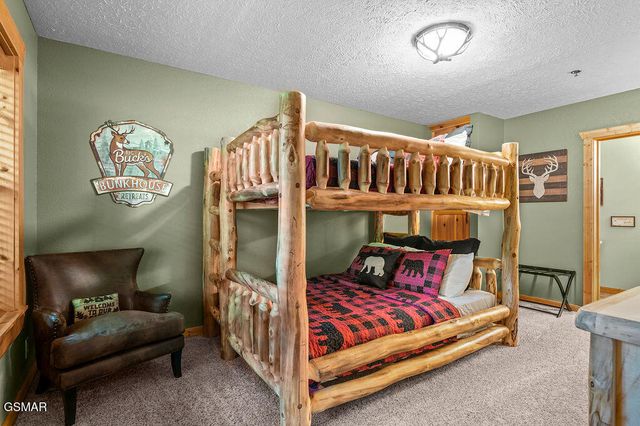 766 High Mountain Way, Gatlinburg, TN 37738
