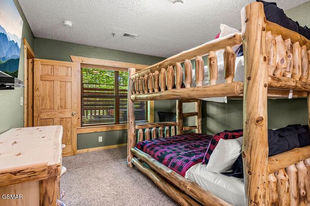 766 High Mountain Way, Gatlinburg, TN 37738