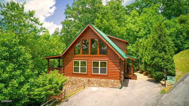 766 High Mountain Way, Gatlinburg, TN 37738