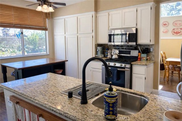 30420 Sequoia Court, Castaic, CA 91384