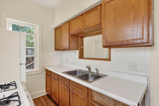 905 W Grand Avenue, Beloit, WI 53511