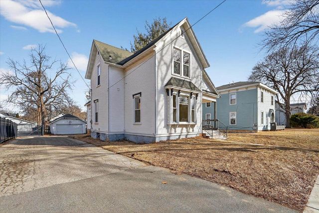 905 W Grand Avenue, Beloit, WI 53511