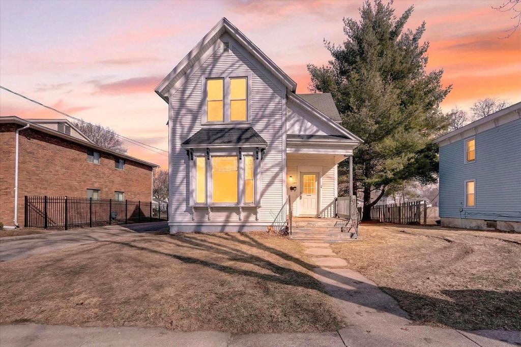 905 W Grand Avenue, Beloit, WI 53511