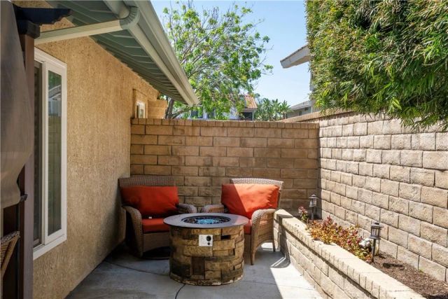21725 Jeffers Lane, Saugus, CA 91350