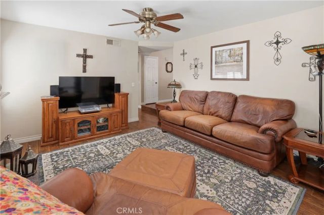 21725 Jeffers Lane, Saugus, CA 91350